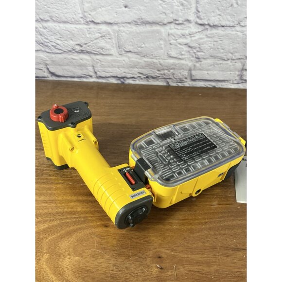 SEA & SEA 35SE Motor Marine & YS-40A Flash - Underwater 35mm Film Camera Set - Picture 10 of 14